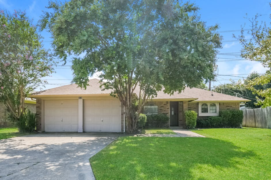 6518 Knottingham Dr, Arlington, TX 76001 Home for Rent 3 Beds, 2